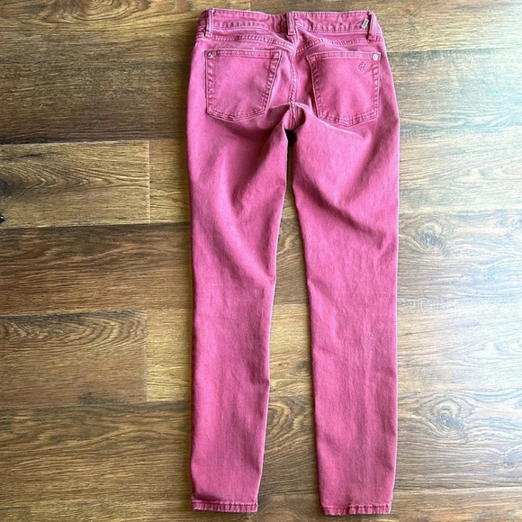 DL1961 Margaux 28" Instasculpt Skinny Jean | Maroon Skinny Jeans | DL1961 - Picture 6 of 12